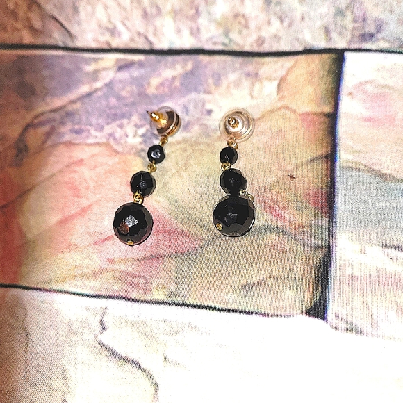 Vintage Graduate Faceted Black Glass Earrings - Picture 4 of 6